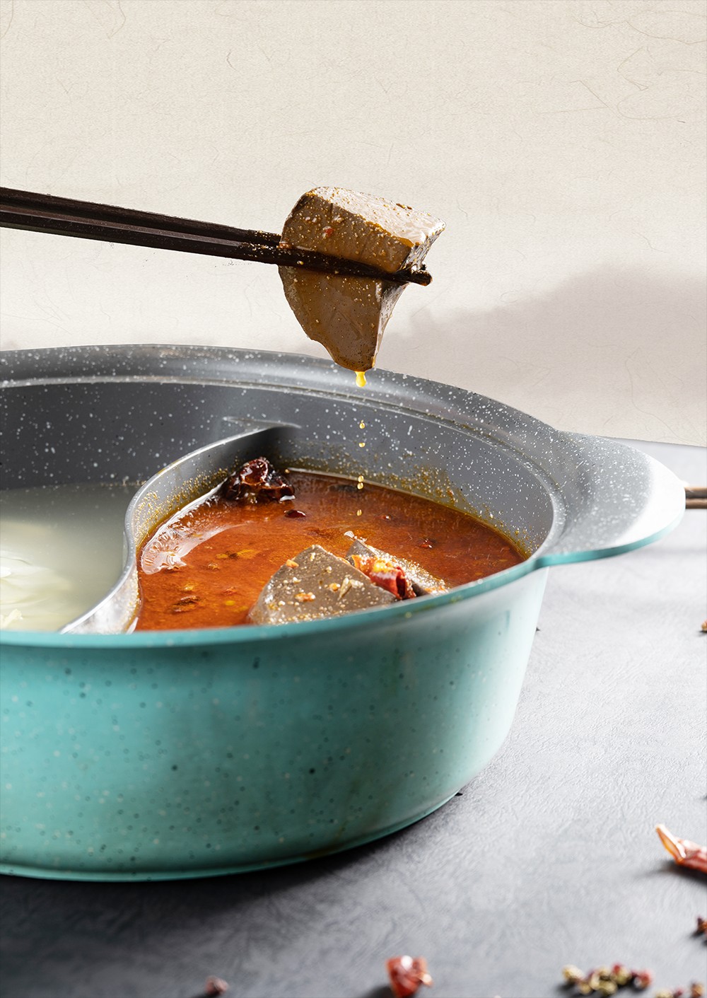 籤王鴛鴦鍋-一次品嚐雙重美味